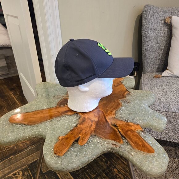 NWOT UNDER ARMOUR BASEBALL CAP - Picture 3 of 5